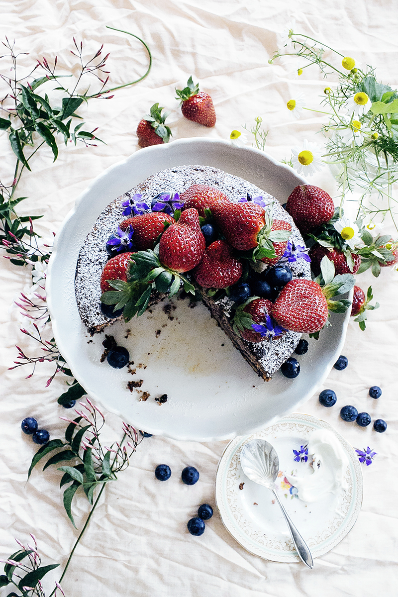 Wildberry Frenzy Cake with Yoghurt recipe