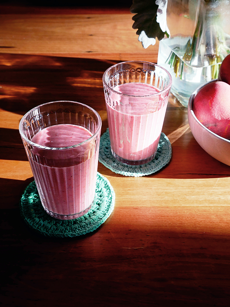summer-sunshine-smoothie-nectarine-strawberry-banana-tumeric-hemp-seed-smoothie-recipe
