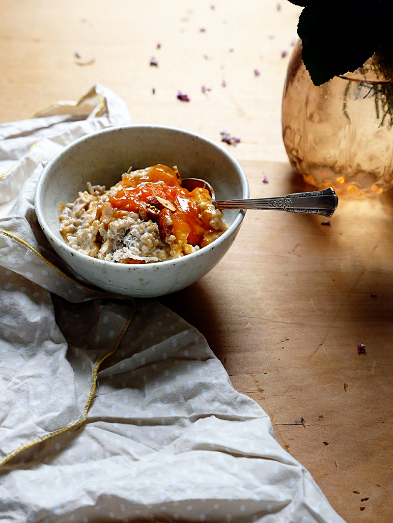 Quinoa-persimmmon-bowl-coconut-porridge