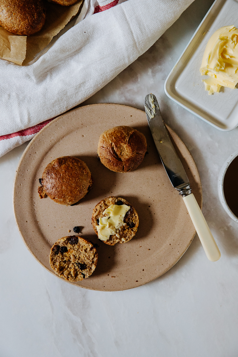 spelt currant buns for a cosy afternoon tea